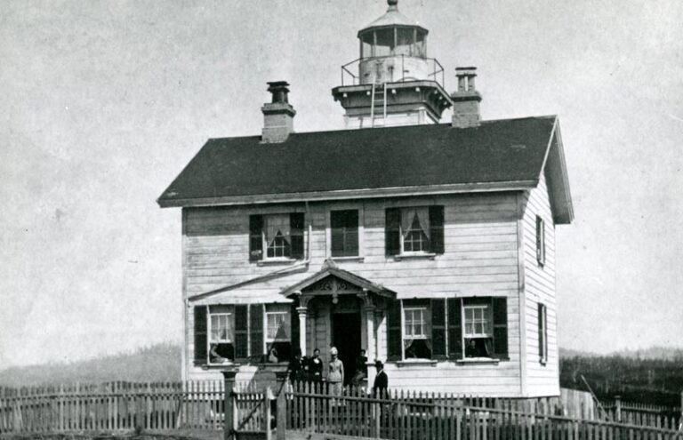 Yaquina Bay Lighthouse, 1880s