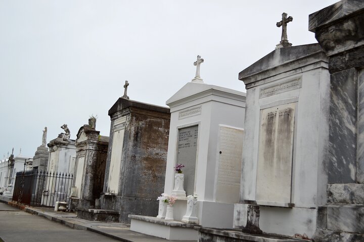 After Dark Haunted New Orleans City and Cemetery Bus Tour