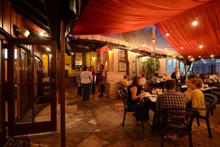 Austin Paranormal Pub Crawl With Driskill Ghost Stories