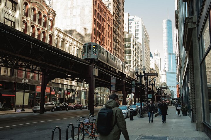 Chicago Crime, Mobsters & Ghosts Walking Tour