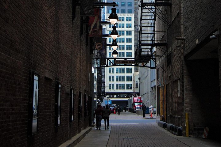 Chicago Crime, Mobsters & Ghosts Walking Tour