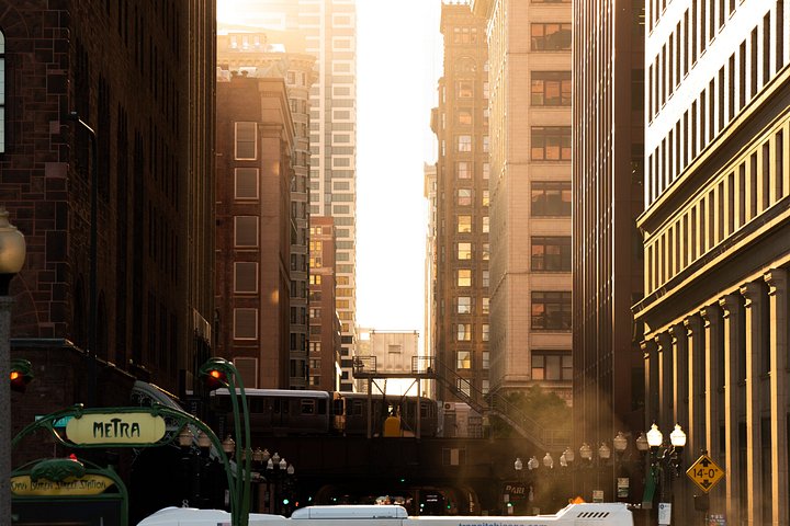 Chicago Gangsters and Ghosts Walking Tour