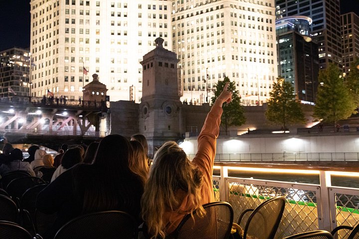 Chicago River Ghost & Dark History Night Cruise