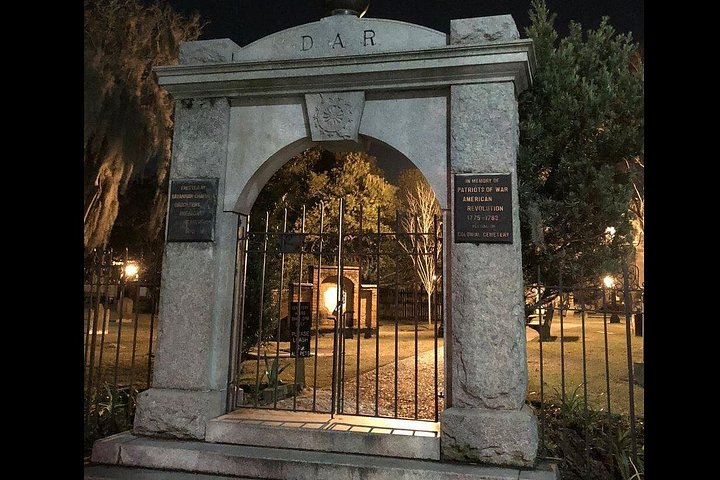 Creepy Crawl Night-Time Haunted Pub Walking Tour of Savannah's Historic District