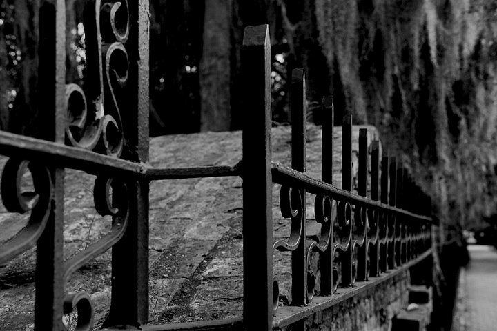 Genteel & Bard’s Dark History & Ghost Encounter Tour