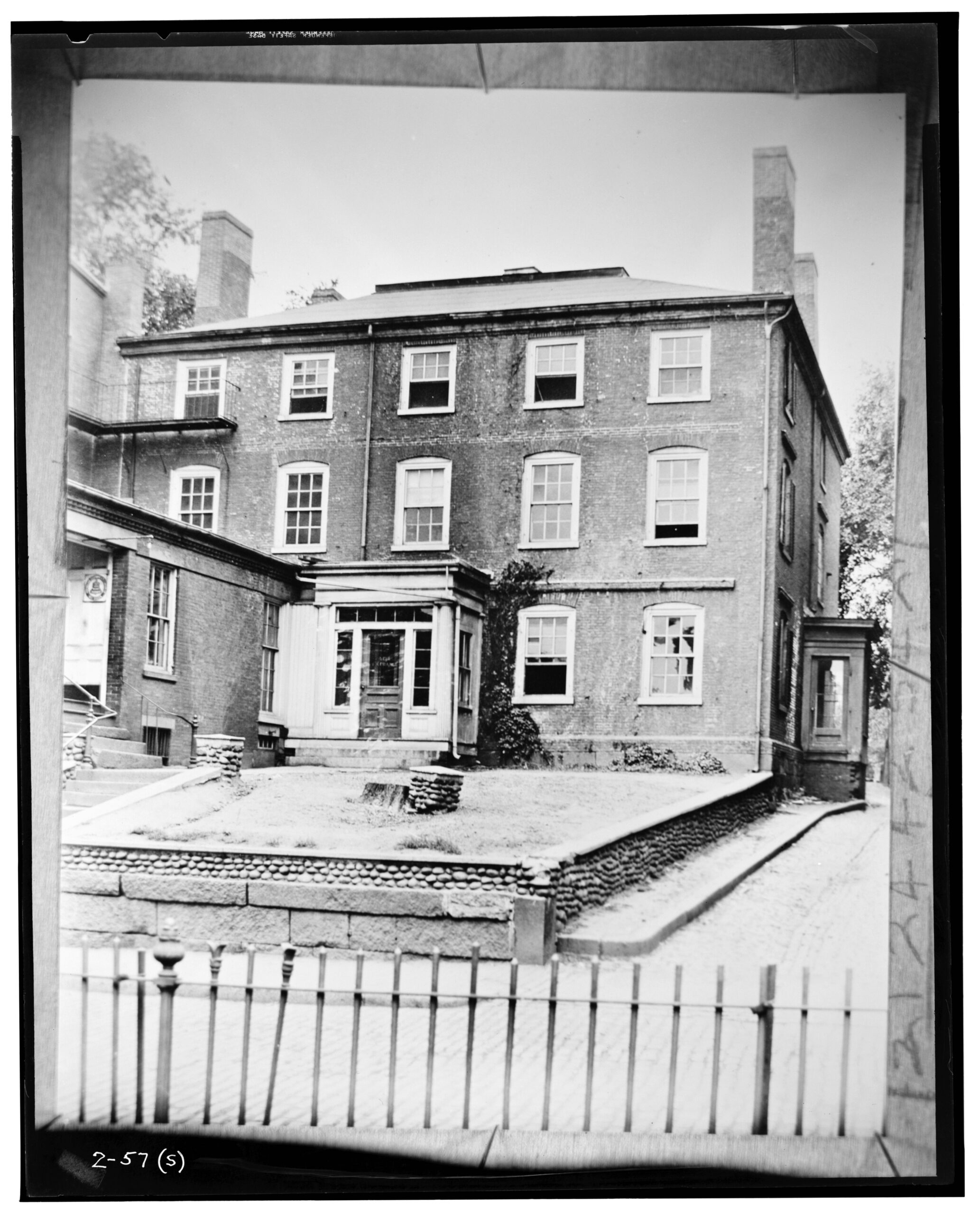 Old photograph of the three-story brick Joshua Ward House, 148 Washington Street