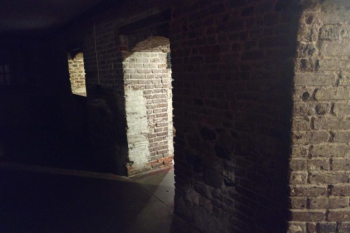 Late Night Spooky Savannah Haunted Bar Crawl