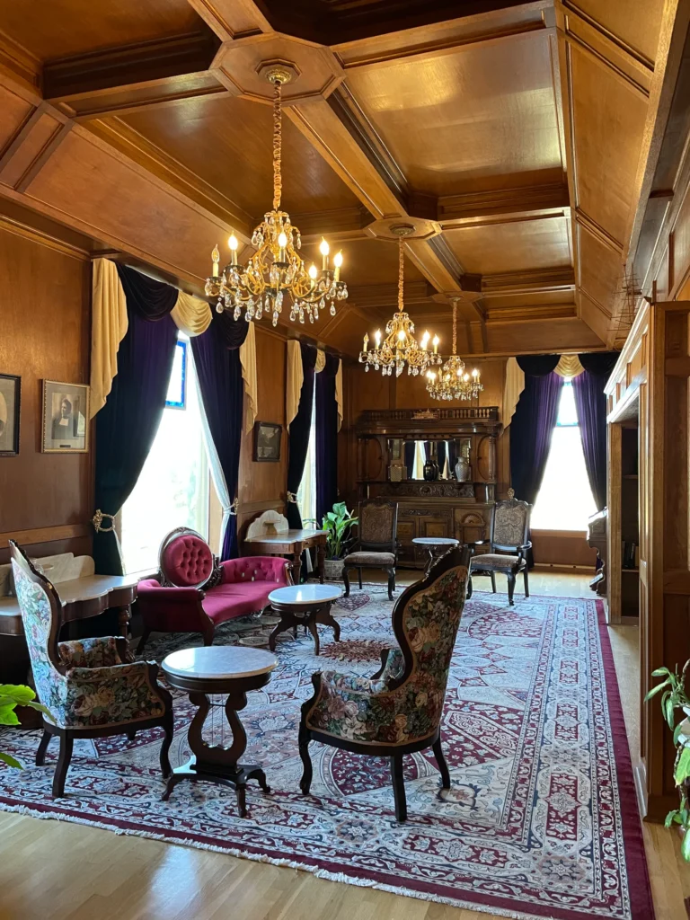 Sitting room in the Manresa Castle lobby