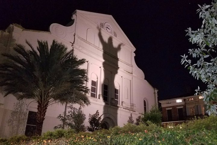 New Orleans Cemetery and Paranormal Investigation Bus Tour