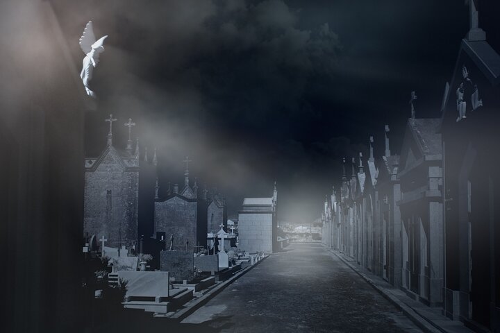 New Orleans Cemetery and Paranormal Investigation Bus Tour