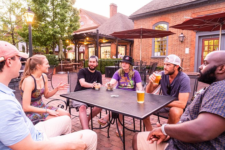 Pub Crawl: New Orleans Ghosts, Boos, and Booze