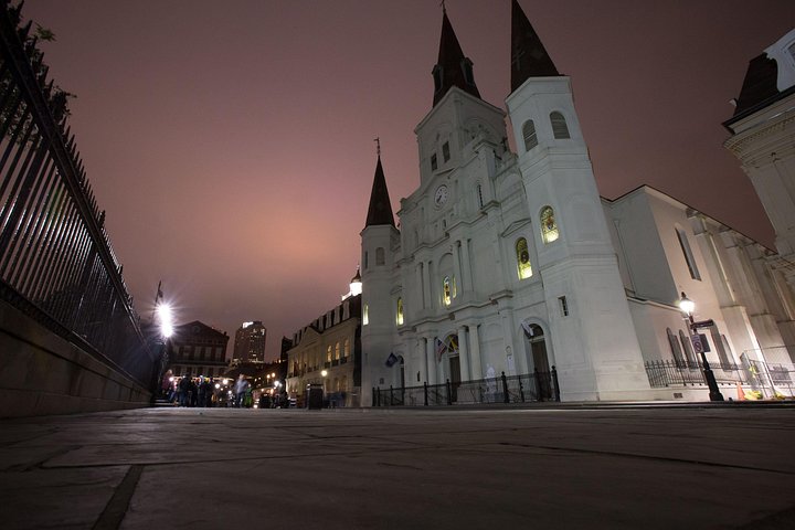 Pub Crawl: New Orleans Ghosts, Boos, and Booze