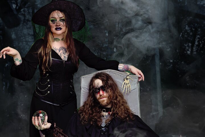 Salem Ghosts: Witches & Wicked Whispers Guided Walking Tour