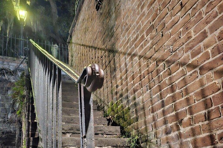 Savannah Dead of Night: Adults-Only Ghost Walking Tour