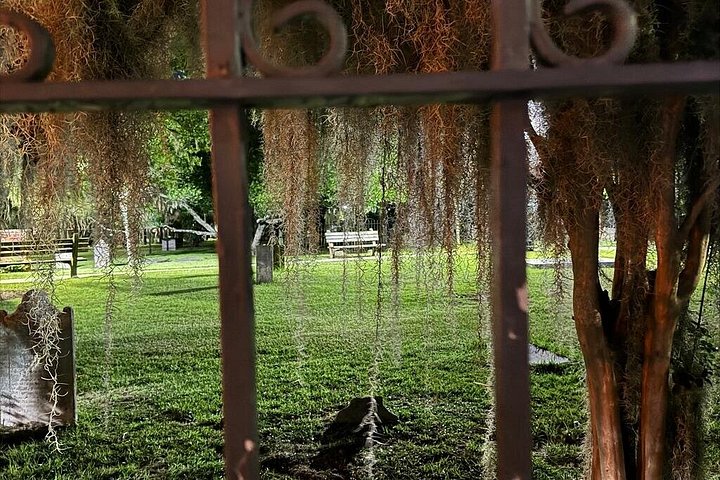 Savannah Dead of Night: Adults-Only Ghost Walking Tour