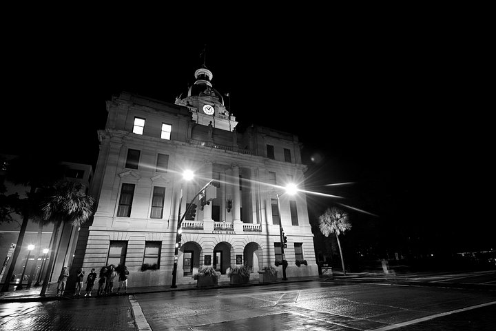 Savannah Haunted Pub Crawl Walking Tour