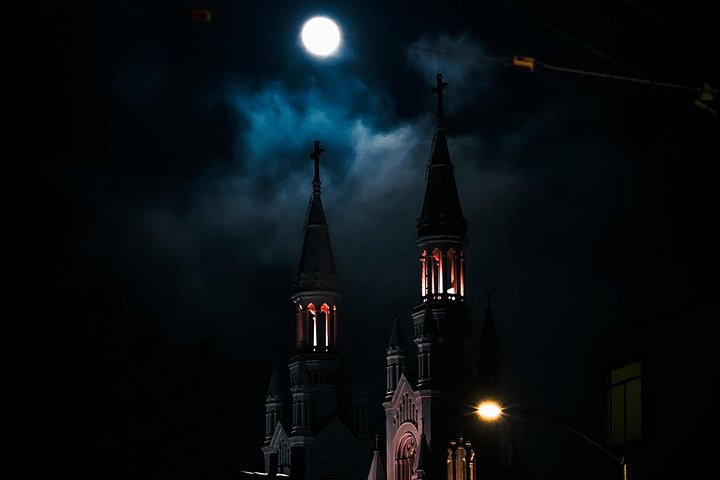 Gourmet Ghost Tour With Stretchy Pants Food Tours