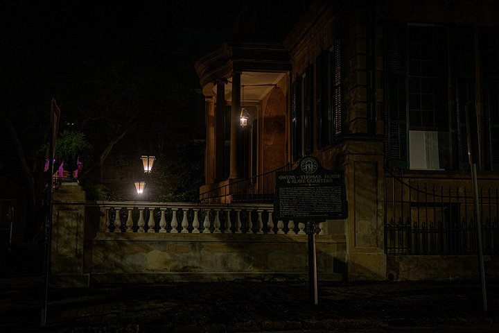 Step into Savannah’s shadows, where sinister secrets and restless spirits roam.
