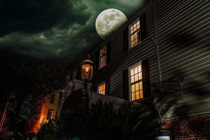 Prepare to be spooked on a guided tour of Savannah's most haunted and harrowing sites.