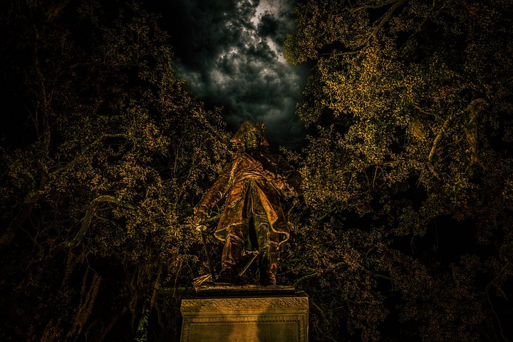Experience spine-tingling shivers on a ghostly adventure like no other.