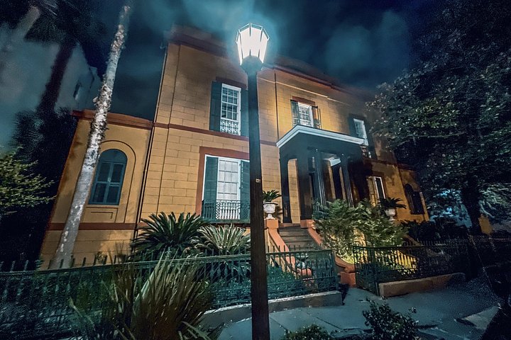 Spirits & Scoundrels Ghost Tour