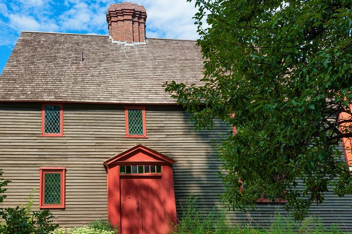 The Ghosts of Salem Walking Tour