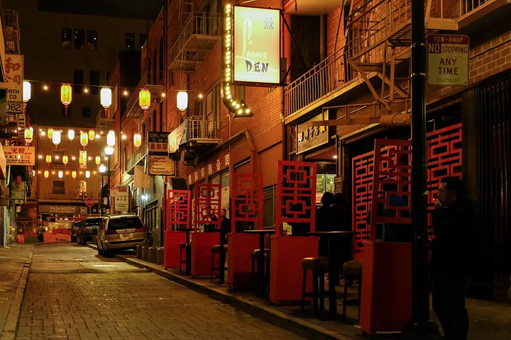 Walk with Spirits: A Haunted Pub Crawl in San Francisco